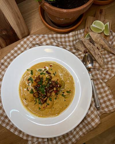 Fru hansen’s kyllingsuppe 